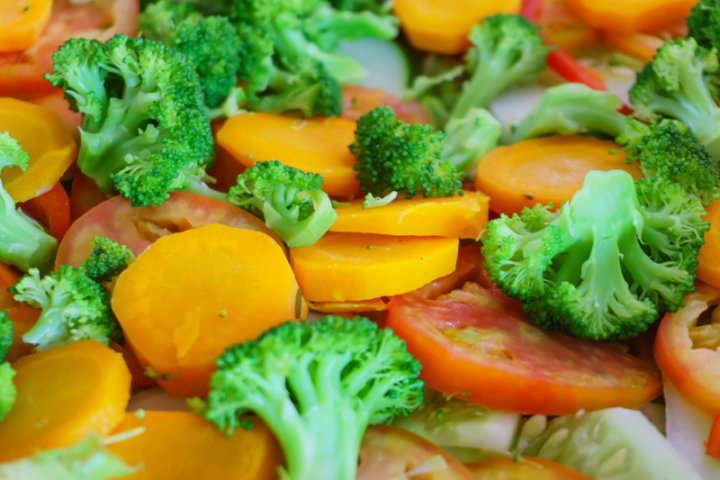 Cooked vegetables: tomato, brocoli, carrot